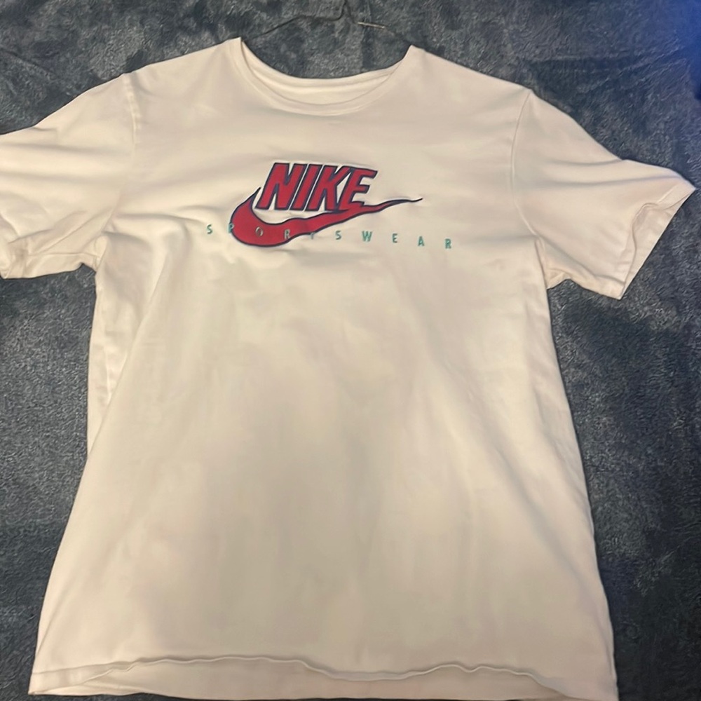 Nike sportswear athletic cut men’s tee Large
